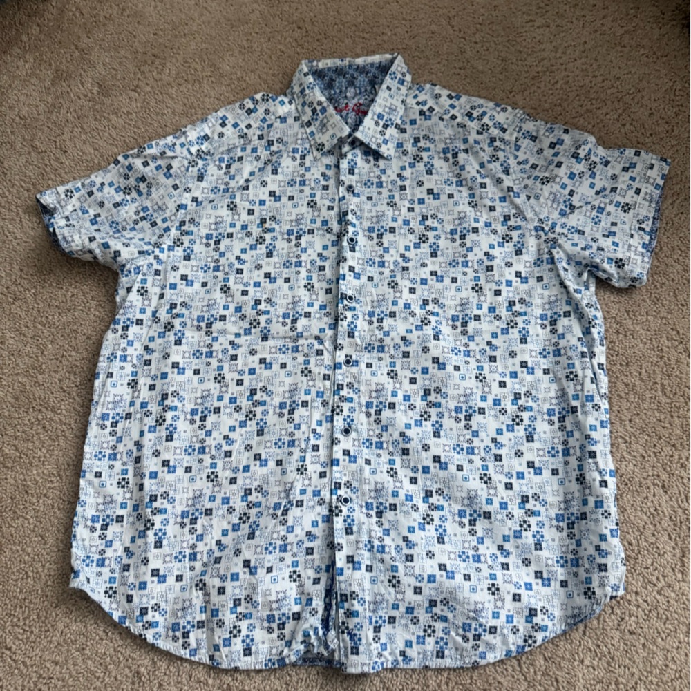 Robert Graham short sleeve shirt 
Classic fit 3xl